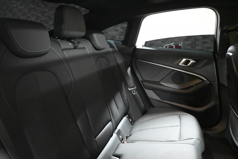 BMW 2シリーズ 218dｸﾞﾗﾝｸｰﾍﾟ Mｽﾎﾟｰﾂ ﾌﾟﾗｽﾊﾟｯｹｰｼﾞ　ｺﾝﾌｫA 黒革 ﾊﾟﾉﾗﾏｻﾝﾙｰﾌ iDriveﾅﾋﾞ Bｶﾒﾗ HiFiｽﾋﾟｰｶｰ LEDﾍｯﾄﾞﾗｲﾄ　新車保証