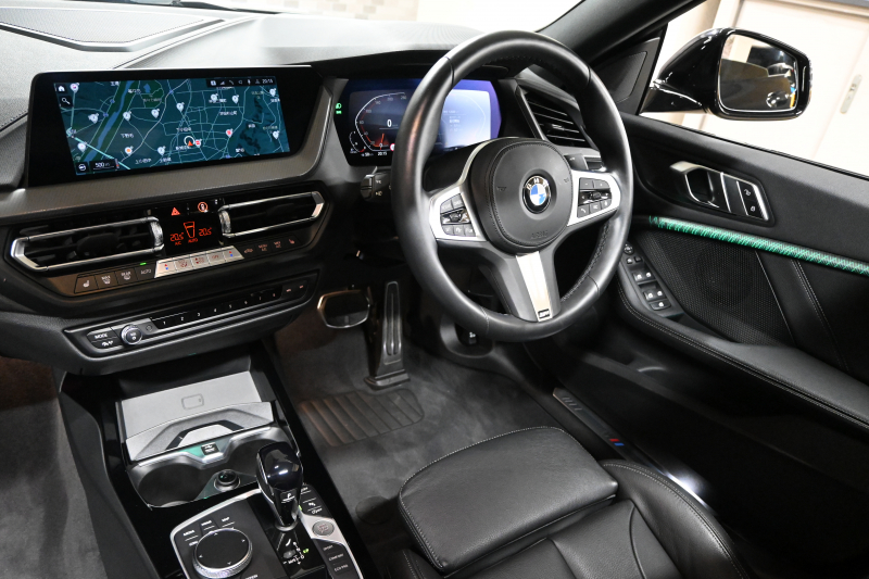 BMW 2シリーズ 218dｸﾞﾗﾝｸｰﾍﾟ Mｽﾎﾟｰﾂ ﾌﾟﾗｽﾊﾟｯｹｰｼﾞ　ｺﾝﾌｫA 黒革 ﾊﾟﾉﾗﾏｻﾝﾙｰﾌ iDriveﾅﾋﾞ Bｶﾒﾗ HiFiｽﾋﾟｰｶｰ LEDﾍｯﾄﾞﾗｲﾄ　新車保証