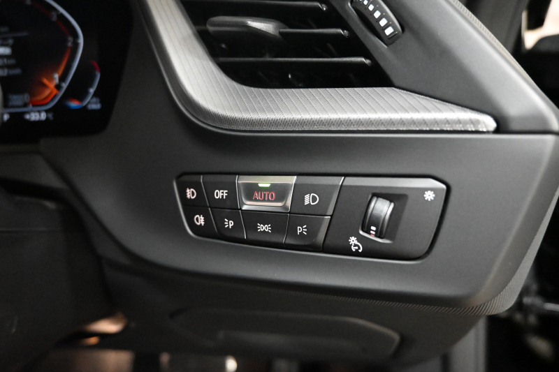 BMW 2シリーズ 218dｸﾞﾗﾝｸｰﾍﾟ Mｽﾎﾟｰﾂ ﾌﾟﾗｽﾊﾟｯｹｰｼﾞ　ｺﾝﾌｫA 黒革 ﾊﾟﾉﾗﾏｻﾝﾙｰﾌ iDriveﾅﾋﾞ Bｶﾒﾗ HiFiｽﾋﾟｰｶｰ LEDﾍｯﾄﾞﾗｲﾄ　新車保証