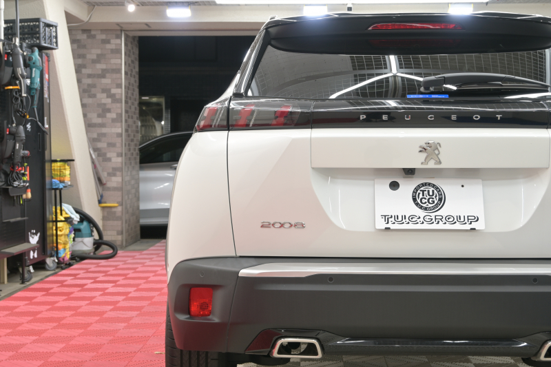 プジョー 2008 GT　ACC Pｽﾀ ECO ﾊｰﾌ革 ﾊﾟﾉﾗﾏSR 純正ﾀｯﾁｽｸﾘｰﾝ Carplay Bｶﾒﾗ 純正17ｲﾝﾁAW ADVｸﾞﾘｯﾌﾟｺﾝﾄﾛｰﾙ LEDﾗｲﾄ　2年保証付