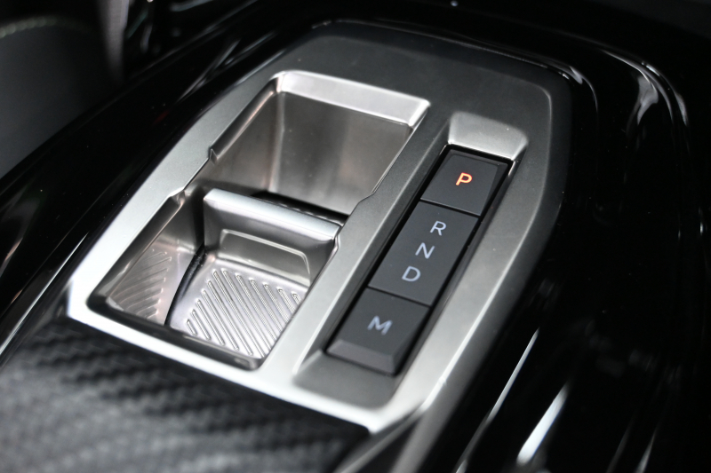 プジョー 2008 GT　ACC Pｽﾀ ECO ﾊｰﾌ革 ﾊﾟﾉﾗﾏSR 純正ﾀｯﾁｽｸﾘｰﾝ Carplay Bｶﾒﾗ 純正17ｲﾝﾁAW ADVｸﾞﾘｯﾌﾟｺﾝﾄﾛｰﾙ LEDﾗｲﾄ　2年保証付