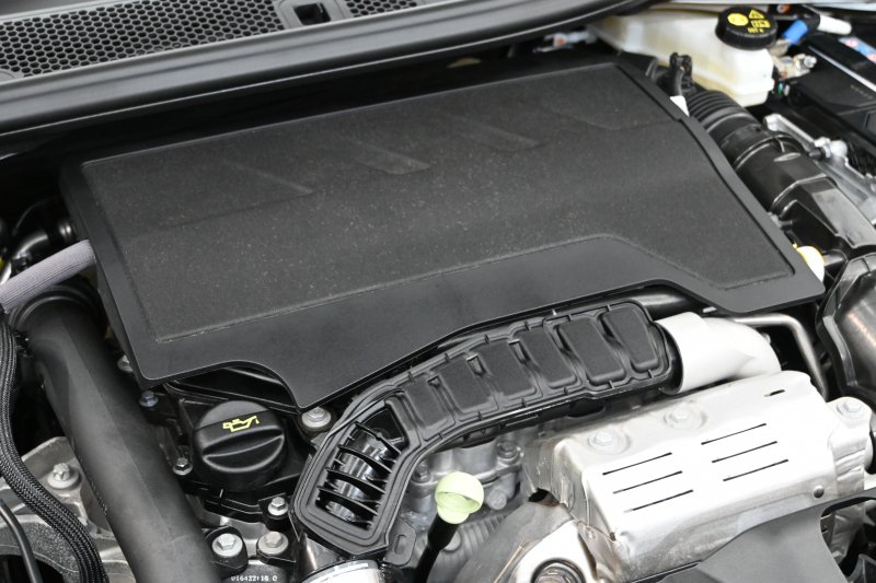 プジョー 2008 GT　ACC Pｽﾀ ECO ﾊｰﾌ革 ﾊﾟﾉﾗﾏSR 純正ﾀｯﾁｽｸﾘｰﾝ Carplay Bｶﾒﾗ 純正17ｲﾝﾁAW ADVｸﾞﾘｯﾌﾟｺﾝﾄﾛｰﾙ LEDﾗｲﾄ　2年保証付