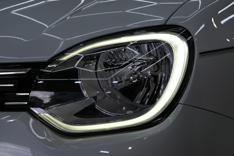 ルノー トゥインゴ ｲﾝﾃﾝｽ　5MT ECO機能 ｸﾙｺﾝ LDW 黒/白ﾚｻﾞｰ調×ﾌｧﾌﾞﾘｯｸｼｰﾄ 純正ﾀｯﾁｽｸﾘｰﾝ Carplay Bｶﾒﾗ 16ｲﾝﾁｱﾛｲﾎｲｰﾙ ﾌﾞﾗﾝｲﾝﾃﾘｱ　2年保証付