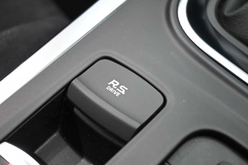 ルノー メガーヌ RSﾄﾛﾌｨｰ　RECARO製ﾌﾛﾝﾄﾊﾞｹｯﾄｼｰﾄ 純正ﾀｯﾁｽｸﾘｰﾝ Bluetoothｵｰﾃﾞｨｵ CarPlay Bｶﾒﾗ 前後PTS 19ｲﾝﾁ鍛造AW ﾌﾞﾚﾝﾎﾞ製ﾚｯﾄﾞｷｬﾘﾊﾟｰ LEDﾍｯﾄﾞﾗｲﾄ　2年保証付