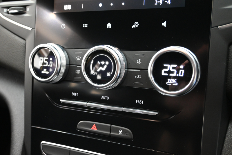 ルノー メガーヌ RSﾄﾛﾌｨｰ　RECARO製ﾌﾛﾝﾄﾊﾞｹｯﾄｼｰﾄ 純正ﾀｯﾁｽｸﾘｰﾝ Bluetoothｵｰﾃﾞｨｵ CarPlay Bｶﾒﾗ 前後PTS 19ｲﾝﾁ鍛造AW ﾌﾞﾚﾝﾎﾞ製ﾚｯﾄﾞｷｬﾘﾊﾟｰ LEDﾍｯﾄﾞﾗｲﾄ　2年保証付