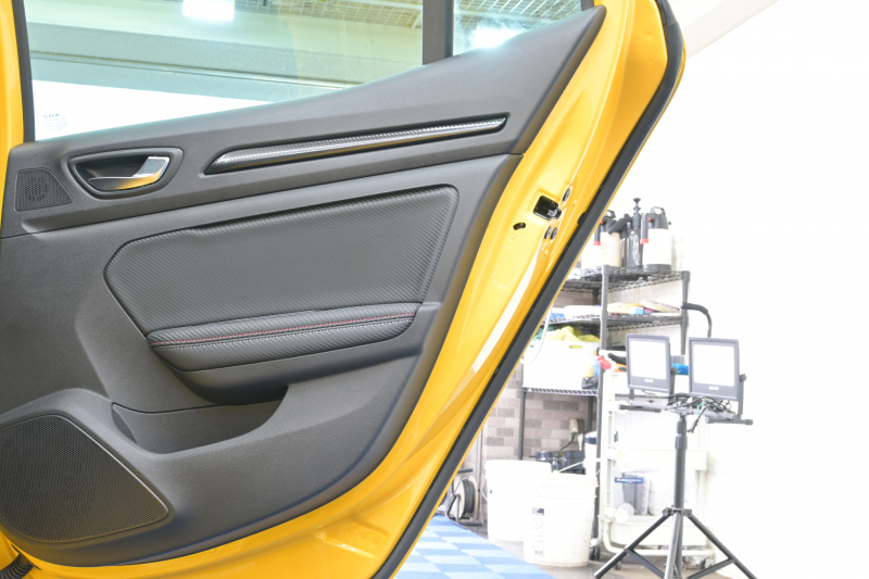 ルノー メガーヌ RSﾄﾛﾌｨｰ　RECARO製ﾌﾛﾝﾄﾊﾞｹｯﾄｼｰﾄ 純正ﾀｯﾁｽｸﾘｰﾝ Bluetoothｵｰﾃﾞｨｵ CarPlay Bｶﾒﾗ 前後PTS 19ｲﾝﾁ鍛造AW ﾌﾞﾚﾝﾎﾞ製ﾚｯﾄﾞｷｬﾘﾊﾟｰ LEDﾍｯﾄﾞﾗｲﾄ　2年保証付