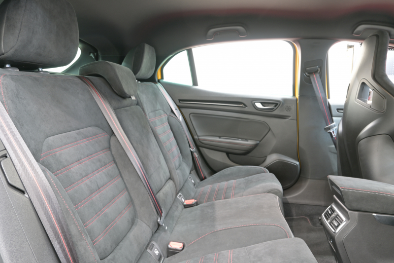 ルノー メガーヌ RSﾄﾛﾌｨｰ　RECARO製ﾌﾛﾝﾄﾊﾞｹｯﾄｼｰﾄ 純正ﾀｯﾁｽｸﾘｰﾝ Bluetoothｵｰﾃﾞｨｵ CarPlay Bｶﾒﾗ 前後PTS 19ｲﾝﾁ鍛造AW ﾌﾞﾚﾝﾎﾞ製ﾚｯﾄﾞｷｬﾘﾊﾟｰ LEDﾍｯﾄﾞﾗｲﾄ　2年保証付