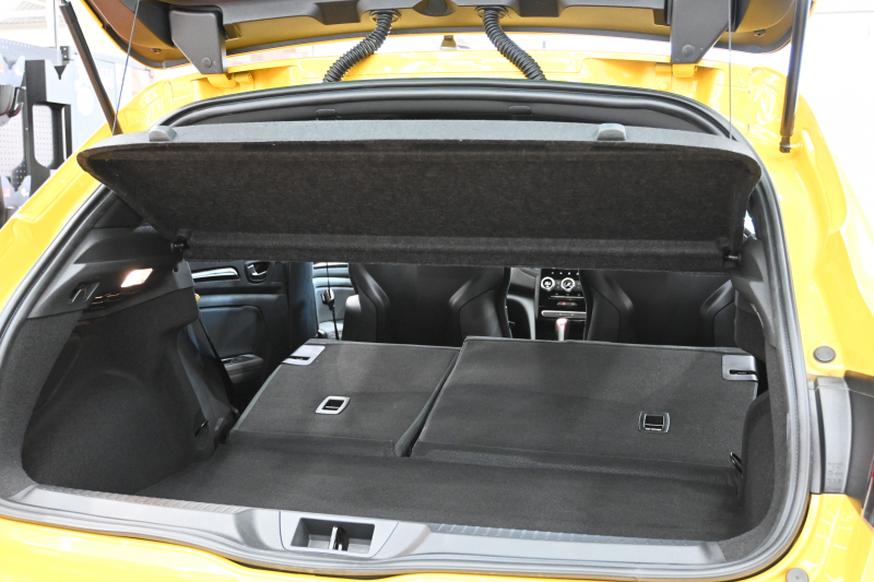 ルノー メガーヌ RSﾄﾛﾌｨｰ　RECARO製ﾌﾛﾝﾄﾊﾞｹｯﾄｼｰﾄ 純正ﾀｯﾁｽｸﾘｰﾝ Bluetoothｵｰﾃﾞｨｵ CarPlay Bｶﾒﾗ 前後PTS 19ｲﾝﾁ鍛造AW ﾌﾞﾚﾝﾎﾞ製ﾚｯﾄﾞｷｬﾘﾊﾟｰ LEDﾍｯﾄﾞﾗｲﾄ　2年保証付