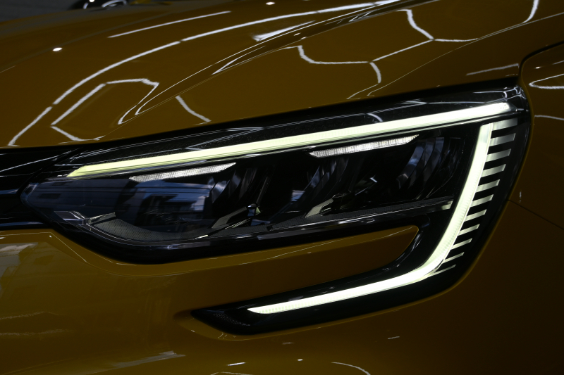 ルノー メガーヌ RSﾄﾛﾌｨｰ　RECARO製ﾌﾛﾝﾄﾊﾞｹｯﾄｼｰﾄ 純正ﾀｯﾁｽｸﾘｰﾝ Bluetoothｵｰﾃﾞｨｵ CarPlay Bｶﾒﾗ 前後PTS 19ｲﾝﾁ鍛造AW ﾌﾞﾚﾝﾎﾞ製ﾚｯﾄﾞｷｬﾘﾊﾟｰ LEDﾍｯﾄﾞﾗｲﾄ　2年保証付