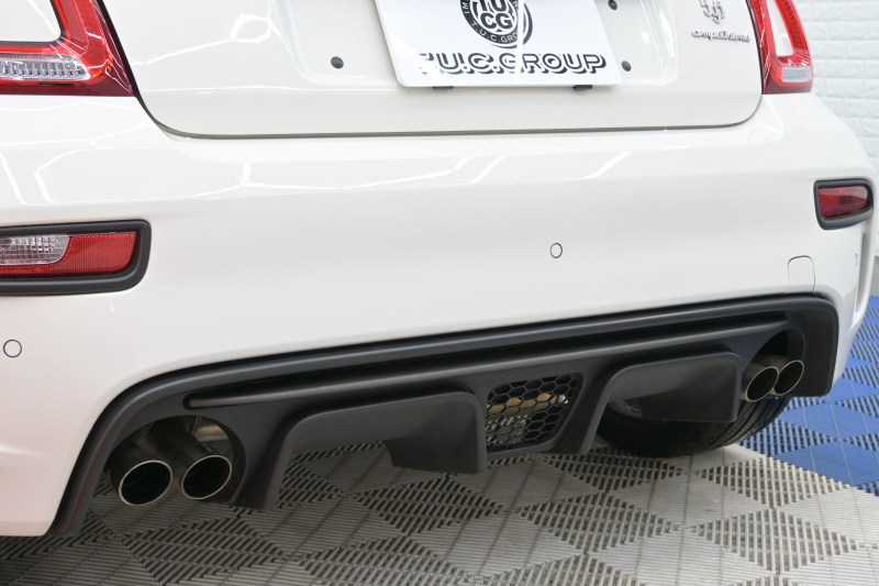 アバルト 595 595ｺﾝﾍﾟﾃｨﾂｨｵｰﾈ　正規D車 左H 5速MT Sabeltｽﾎﾟｰﾂｼｰﾄ(ﾌﾞﾗｳﾝ) Uconnectﾌﾟﾚｰﾔｰ Carplay/AndroidAuto 17ｲﾝﾁAW ﾚｯﾄﾞｷｬﾘﾊﾟｰ ﾚｺｰﾄﾞﾓﾝﾂｧ　2年保証付