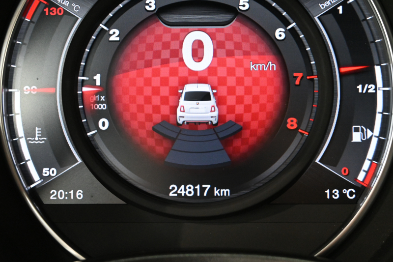 アバルト 595 595ｺﾝﾍﾟﾃｨﾂｨｵｰﾈ　正規D車 左H 5速MT Sabeltｽﾎﾟｰﾂｼｰﾄ(ﾌﾞﾗｳﾝ) Uconnectﾌﾟﾚｰﾔｰ Carplay/AndroidAuto 17ｲﾝﾁAW ﾚｯﾄﾞｷｬﾘﾊﾟｰ ﾚｺｰﾄﾞﾓﾝﾂｧ　2年保証付