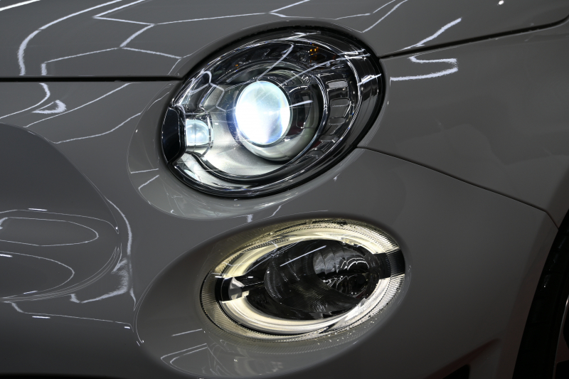 アバルト 595 595ｺﾝﾍﾟﾃｨﾂｨｵｰﾈ　正規D車 左H 5速MT Sabeltｽﾎﾟｰﾂｼｰﾄ(ﾌﾞﾗｳﾝ) Uconnectﾌﾟﾚｰﾔｰ Carplay/AndroidAuto 17ｲﾝﾁAW ﾚｯﾄﾞｷｬﾘﾊﾟｰ ﾚｺｰﾄﾞﾓﾝﾂｧ　2年保証付