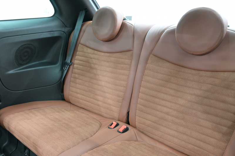 アバルト 595 595ｺﾝﾍﾟﾃｨﾂｨｵｰﾈ　正規D車 左H 5速MT Sabeltｽﾎﾟｰﾂｼｰﾄ(ﾌﾞﾗｳﾝ) Uconnectﾌﾟﾚｰﾔｰ Carplay/AndroidAuto 17ｲﾝﾁAW ﾚｯﾄﾞｷｬﾘﾊﾟｰ ﾚｺｰﾄﾞﾓﾝﾂｧ　2年保証付