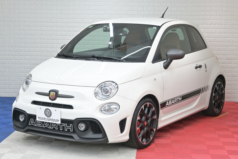 アバルト 595 595ｺﾝﾍﾟﾃｨﾂｨｵｰﾈ　正規D車 左H 5速MT Sabeltｽﾎﾟｰﾂｼｰﾄ(ﾌﾞﾗｳﾝ) Uconnectﾌﾟﾚｰﾔｰ Carplay/AndroidAuto 17ｲﾝﾁAW ﾚｯﾄﾞｷｬﾘﾊﾟｰ ﾚｺｰﾄﾞﾓﾝﾂｧ　2年保証付