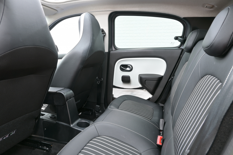 ルノー トゥインゴ ｲﾝﾃﾝｽ ｷｬﾝﾊﾞｽﾄｯﾌﾟ　 1ｵﾅ ﾚｻﾞｰ調×ﾌｧﾌﾞﾘｯｸｼｰﾄ ｼｰﾄﾋｰﾀｰ 純正ﾀｯﾁﾓﾆﾀｰ Bｶﾒﾗ Carplay 純正16ｲﾝﾁAW　2年保証付