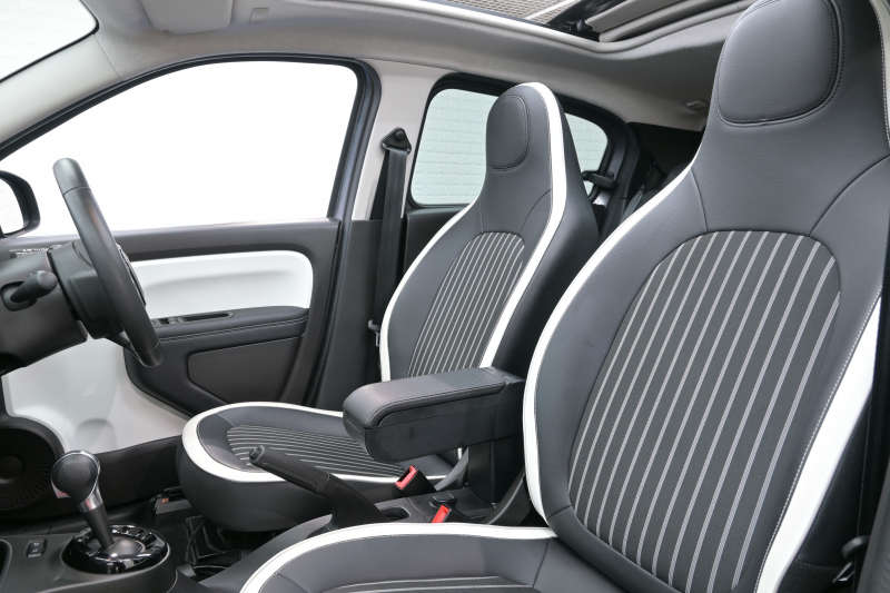 ルノー トゥインゴ ｲﾝﾃﾝｽ ｷｬﾝﾊﾞｽﾄｯﾌﾟ　 1ｵﾅ ﾚｻﾞｰ調×ﾌｧﾌﾞﾘｯｸｼｰﾄ ｼｰﾄﾋｰﾀｰ 純正ﾀｯﾁﾓﾆﾀｰ Bｶﾒﾗ Carplay 純正16ｲﾝﾁAW　2年保証付