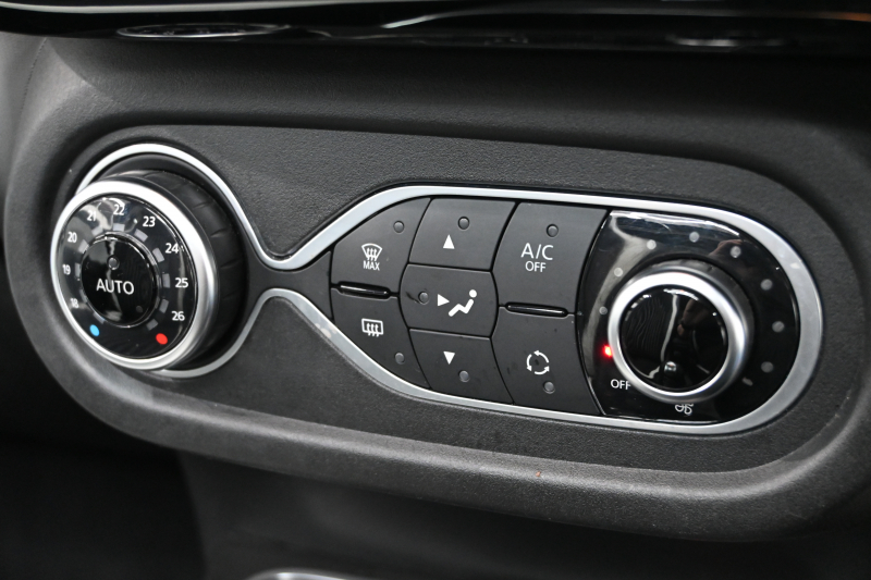 ルノー トゥインゴ ｲﾝﾃﾝｽ ｷｬﾝﾊﾞｽﾄｯﾌﾟ　 1ｵﾅ ﾚｻﾞｰ調×ﾌｧﾌﾞﾘｯｸｼｰﾄ ｼｰﾄﾋｰﾀｰ 純正ﾀｯﾁﾓﾆﾀｰ Bｶﾒﾗ Carplay 純正16ｲﾝﾁAW　2年保証付