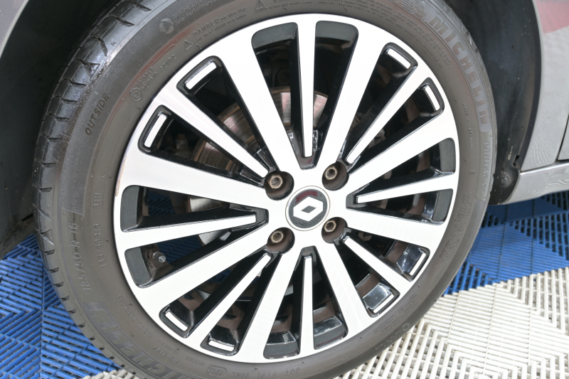 ルノー トゥインゴ ｲﾝﾃﾝｽ ｷｬﾝﾊﾞｽﾄｯﾌﾟ　 1ｵﾅ ﾚｻﾞｰ調×ﾌｧﾌﾞﾘｯｸｼｰﾄ ｼｰﾄﾋｰﾀｰ 純正ﾀｯﾁﾓﾆﾀｰ Bｶﾒﾗ Carplay 純正16ｲﾝﾁAW　2年保証付