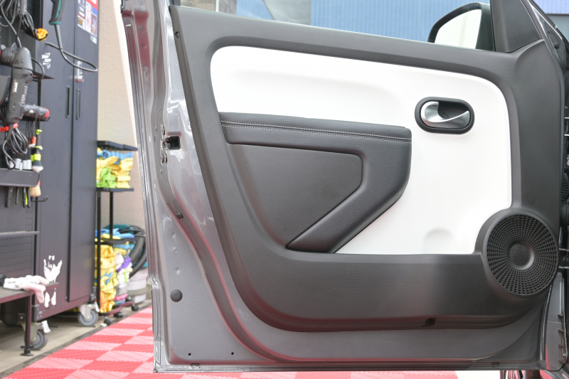 ルノー トゥインゴ ｲﾝﾃﾝｽ ｷｬﾝﾊﾞｽﾄｯﾌﾟ　 1ｵﾅ ﾚｻﾞｰ調×ﾌｧﾌﾞﾘｯｸｼｰﾄ ｼｰﾄﾋｰﾀｰ 純正ﾀｯﾁﾓﾆﾀｰ Bｶﾒﾗ Carplay 純正16ｲﾝﾁAW　2年保証付