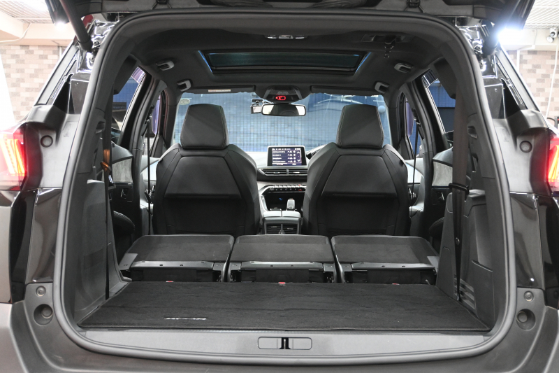 プジョー 5008 GT　後期ﾓﾃﾞﾙ ACC LKA ﾊｰﾌ革 ﾊﾟﾉﾗﾏR 純正ﾅﾋﾞTV ﾘｱﾓﾆﾀｰ Carplay Bｶﾒﾗ 前後ｺｰﾅｰｾﾝｻｰ 純正18ｲﾝﾁAW LEDﾗｲﾄ　2年保証付