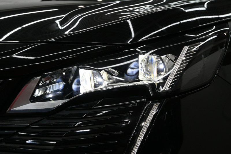 プジョー 5008 GT　後期ﾓﾃﾞﾙ ACC LKA ﾊｰﾌ革 ﾊﾟﾉﾗﾏR 純正ﾅﾋﾞTV ﾘｱﾓﾆﾀｰ Carplay Bｶﾒﾗ 前後ｺｰﾅｰｾﾝｻｰ 純正18ｲﾝﾁAW LEDﾗｲﾄ　2年保証付