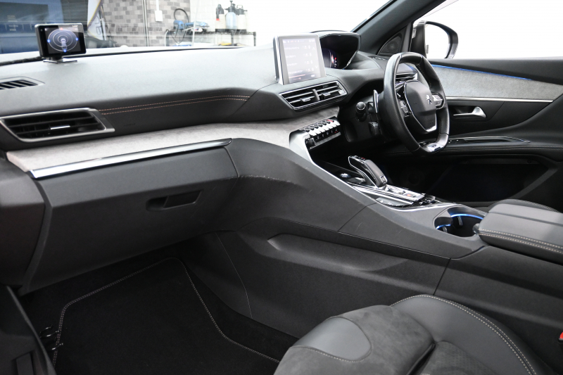 プジョー 5008 GT　後期ﾓﾃﾞﾙ ACC LKA ﾊｰﾌ革 ﾊﾟﾉﾗﾏR 純正ﾅﾋﾞTV ﾘｱﾓﾆﾀｰ Carplay Bｶﾒﾗ 前後ｺｰﾅｰｾﾝｻｰ 純正18ｲﾝﾁAW LEDﾗｲﾄ　2年保証付