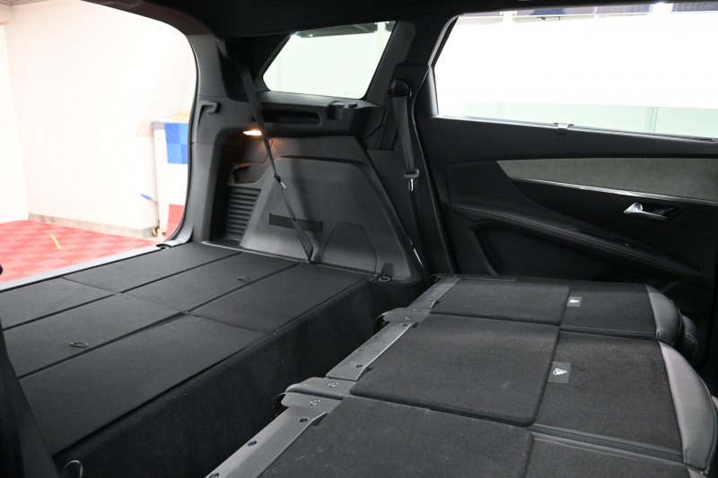 プジョー 5008 GT　後期ﾓﾃﾞﾙ ACC LKA ﾊｰﾌ革 ﾊﾟﾉﾗﾏR 純正ﾅﾋﾞTV ﾘｱﾓﾆﾀｰ Carplay Bｶﾒﾗ 前後ｺｰﾅｰｾﾝｻｰ 純正18ｲﾝﾁAW LEDﾗｲﾄ　2年保証付