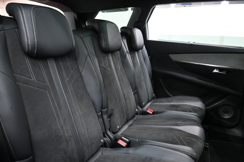 プジョー 5008 GT　後期ﾓﾃﾞﾙ ACC LKA ﾊｰﾌ革 ﾊﾟﾉﾗﾏR 純正ﾅﾋﾞTV ﾘｱﾓﾆﾀｰ Carplay Bｶﾒﾗ 前後ｺｰﾅｰｾﾝｻｰ 純正18ｲﾝﾁAW LEDﾗｲﾄ　2年保証付