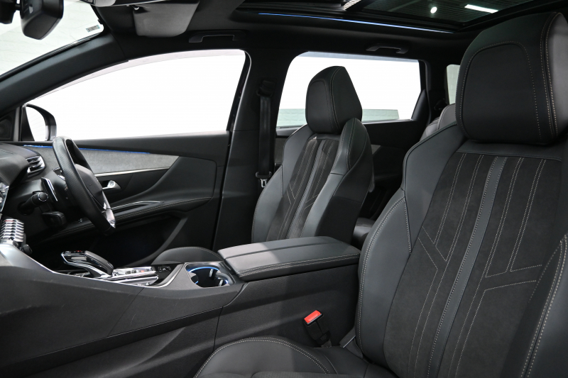 プジョー 5008 GT　後期ﾓﾃﾞﾙ ACC LKA ﾊｰﾌ革 ﾊﾟﾉﾗﾏR 純正ﾅﾋﾞTV ﾘｱﾓﾆﾀｰ Carplay Bｶﾒﾗ 前後ｺｰﾅｰｾﾝｻｰ 純正18ｲﾝﾁAW LEDﾗｲﾄ　2年保証付