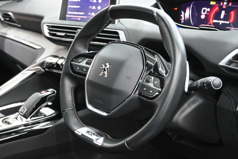 プジョー 5008 GT　後期ﾓﾃﾞﾙ ACC LKA ﾊｰﾌ革 ﾊﾟﾉﾗﾏR 純正ﾅﾋﾞTV ﾘｱﾓﾆﾀｰ Carplay Bｶﾒﾗ 前後ｺｰﾅｰｾﾝｻｰ 純正18ｲﾝﾁAW LEDﾗｲﾄ　2年保証付
