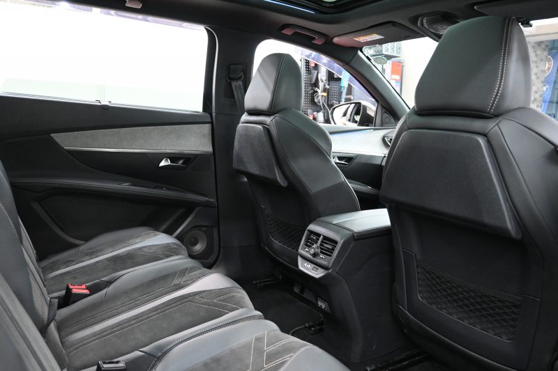 プジョー 5008 GT　後期ﾓﾃﾞﾙ ACC LKA ﾊｰﾌ革 ﾊﾟﾉﾗﾏR 純正ﾅﾋﾞTV ﾘｱﾓﾆﾀｰ Carplay Bｶﾒﾗ 前後ｺｰﾅｰｾﾝｻｰ 純正18ｲﾝﾁAW LEDﾗｲﾄ　2年保証付