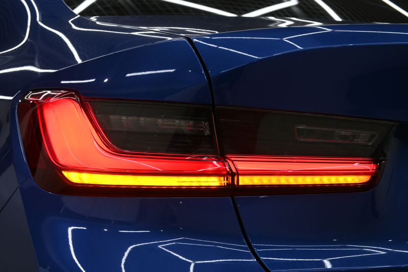 BMW 3シリーズ 320i ｽﾎﾟｰﾂ ﾃﾞﾋﾞｭｰ&ｺﾝﾌｫｰﾄP　ACC ｳﾞｧｰﾈｽｶﾚｻﾞｰ 純正HDDﾅﾋﾞ Carplay Bｶﾒﾗ Mｴｱﾛ&19ｲﾝﾁAW 自動ﾄﾗﾝｸ ﾜｲﾔﾚｽﾁｬｰｼﾞ　2年保証付