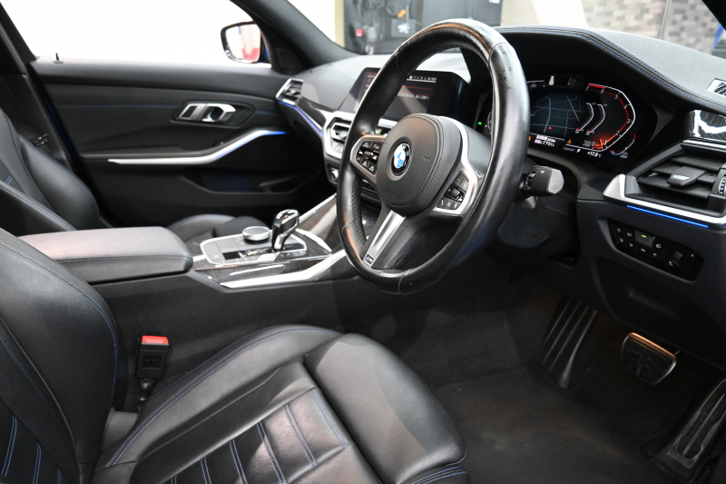 BMW 3シリーズ 320i ｽﾎﾟｰﾂ ﾃﾞﾋﾞｭｰ&ｺﾝﾌｫｰﾄP　ACC ｳﾞｧｰﾈｽｶﾚｻﾞｰ 純正HDDﾅﾋﾞ Carplay Bｶﾒﾗ Mｴｱﾛ&19ｲﾝﾁAW 自動ﾄﾗﾝｸ ﾜｲﾔﾚｽﾁｬｰｼﾞ　2年保証付