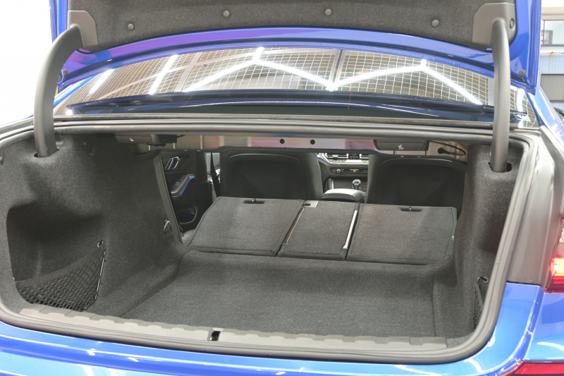 BMW 3シリーズ 320i ｽﾎﾟｰﾂ ﾃﾞﾋﾞｭｰ&ｺﾝﾌｫｰﾄP　ACC ｳﾞｧｰﾈｽｶﾚｻﾞｰ 純正HDDﾅﾋﾞ Carplay Bｶﾒﾗ Mｴｱﾛ&19ｲﾝﾁAW 自動ﾄﾗﾝｸ ﾜｲﾔﾚｽﾁｬｰｼﾞ　2年保証付