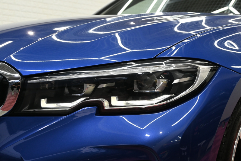 BMW 3シリーズ 320i ｽﾎﾟｰﾂ ﾃﾞﾋﾞｭｰ&ｺﾝﾌｫｰﾄP　ACC ｳﾞｧｰﾈｽｶﾚｻﾞｰ 純正HDDﾅﾋﾞ Carplay Bｶﾒﾗ Mｴｱﾛ&19ｲﾝﾁAW 自動ﾄﾗﾝｸ ﾜｲﾔﾚｽﾁｬｰｼﾞ　2年保証付