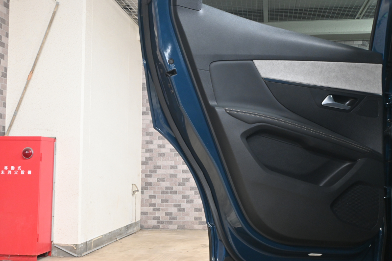 プジョー 3008 3008 GT（未使用車）　☆期間限定掲載☆ 1ｵｰﾅｰ ACC BSM ｺﾝﾋﾞ革 ﾊﾟﾉﾗﾏSR Carplay LEDﾍｯﾄﾞﾗｲﾄ 自動Rｹﾞｰﾄ　新車保証