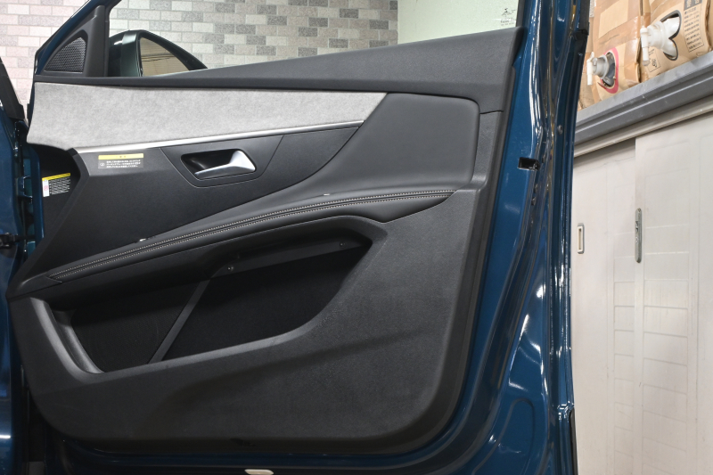 プジョー 3008 3008 GT（未使用車）　☆期間限定掲載☆ 1ｵｰﾅｰ ACC BSM ｺﾝﾋﾞ革 ﾊﾟﾉﾗﾏSR Carplay LEDﾍｯﾄﾞﾗｲﾄ 自動Rｹﾞｰﾄ　新車保証