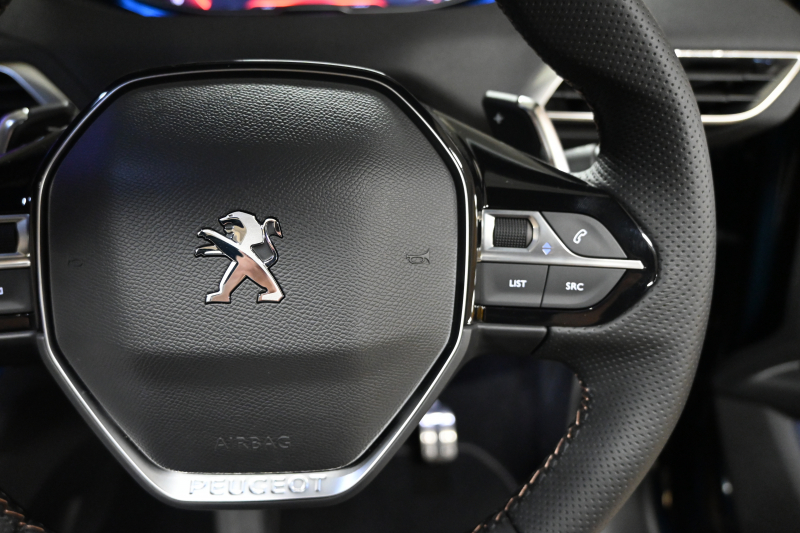 プジョー 3008 3008 GT（未使用車）　☆期間限定掲載☆ 1ｵｰﾅｰ ACC BSM ｺﾝﾋﾞ革 ﾊﾟﾉﾗﾏSR Carplay LEDﾍｯﾄﾞﾗｲﾄ 自動Rｹﾞｰﾄ　新車保証