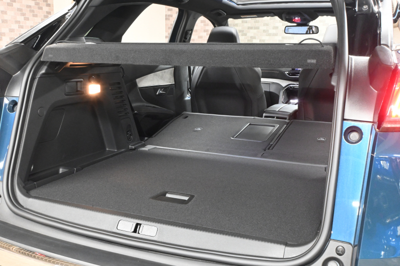 プジョー 3008 3008 GT（未使用車）　☆期間限定掲載☆ 1ｵｰﾅｰ ACC BSM ｺﾝﾋﾞ革 ﾊﾟﾉﾗﾏSR Carplay LEDﾍｯﾄﾞﾗｲﾄ 自動Rｹﾞｰﾄ　新車保証