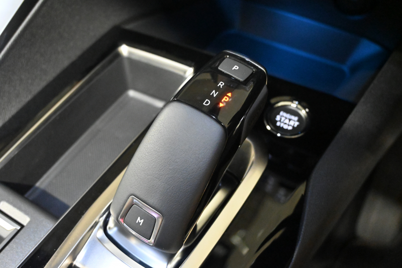 プジョー 3008 3008 GT（未使用車）　☆期間限定掲載☆ 1ｵｰﾅｰ ACC BSM ｺﾝﾋﾞ革 ﾊﾟﾉﾗﾏSR Carplay LEDﾍｯﾄﾞﾗｲﾄ 自動Rｹﾞｰﾄ　新車保証