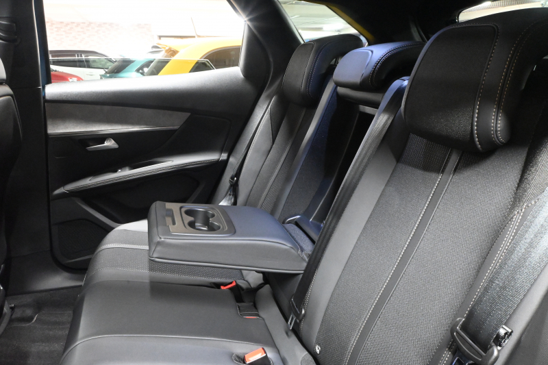 プジョー 3008 3008 GT（未使用車）　☆期間限定掲載☆ 1ｵｰﾅｰ ACC BSM ｺﾝﾋﾞ革 ﾊﾟﾉﾗﾏSR Carplay LEDﾍｯﾄﾞﾗｲﾄ 自動Rｹﾞｰﾄ　新車保証