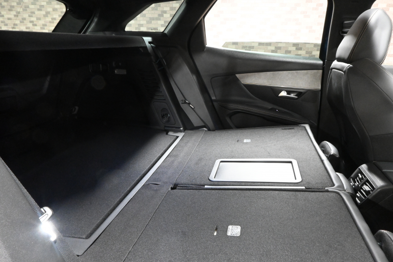 プジョー 3008 3008 GT（未使用車）　☆期間限定掲載☆ 1ｵｰﾅｰ ACC BSM ｺﾝﾋﾞ革 ﾊﾟﾉﾗﾏSR Carplay LEDﾍｯﾄﾞﾗｲﾄ 自動Rｹﾞｰﾄ　新車保証