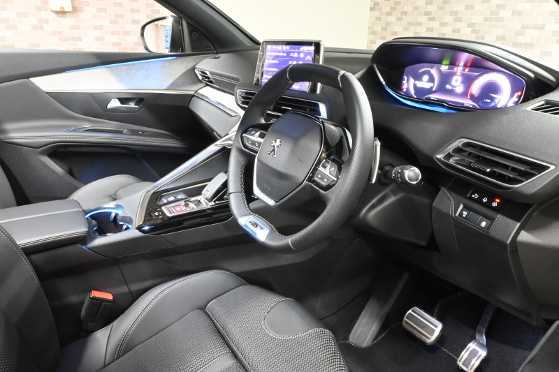 プジョー 3008 3008 GT（未使用車）　☆期間限定掲載☆ 1ｵｰﾅｰ ACC BSM ｺﾝﾋﾞ革 ﾊﾟﾉﾗﾏSR Carplay LEDﾍｯﾄﾞﾗｲﾄ 自動Rｹﾞｰﾄ　新車保証