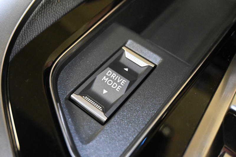 プジョー 3008 3008 GT（未使用車）　☆期間限定掲載☆ 1ｵｰﾅｰ ACC BSM ｺﾝﾋﾞ革 ﾊﾟﾉﾗﾏSR Carplay LEDﾍｯﾄﾞﾗｲﾄ 自動Rｹﾞｰﾄ　新車保証