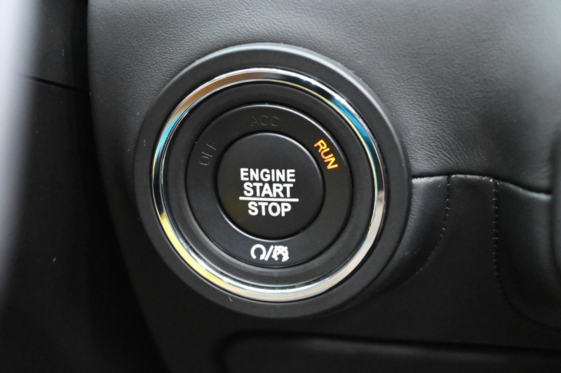 マセラティ ギブリ S ｸﾞﾗﾝｽﾎﾟｰﾂ ﾈﾘｯｼﾓPKG　ACC BSM 黒革 8.4ｲﾝﾁMTC+ TV CarPlay 360ｶﾒﾗ ｳﾗｰﾉ20ｲﾝﾁAW ﾊﾟﾄﾞﾙｼﾌﾄ harman/kardon　2年保証付