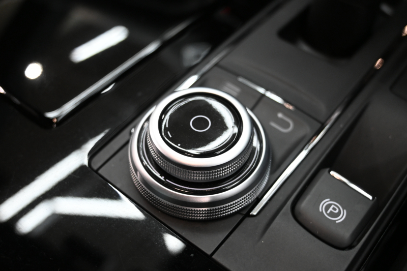 マセラティ ギブリ S ｸﾞﾗﾝｽﾎﾟｰﾂ ﾈﾘｯｼﾓPKG　ACC BSM 黒革 8.4ｲﾝﾁMTC+ TV CarPlay 360ｶﾒﾗ ｳﾗｰﾉ20ｲﾝﾁAW ﾊﾟﾄﾞﾙｼﾌﾄ harman/kardon　2年保証付