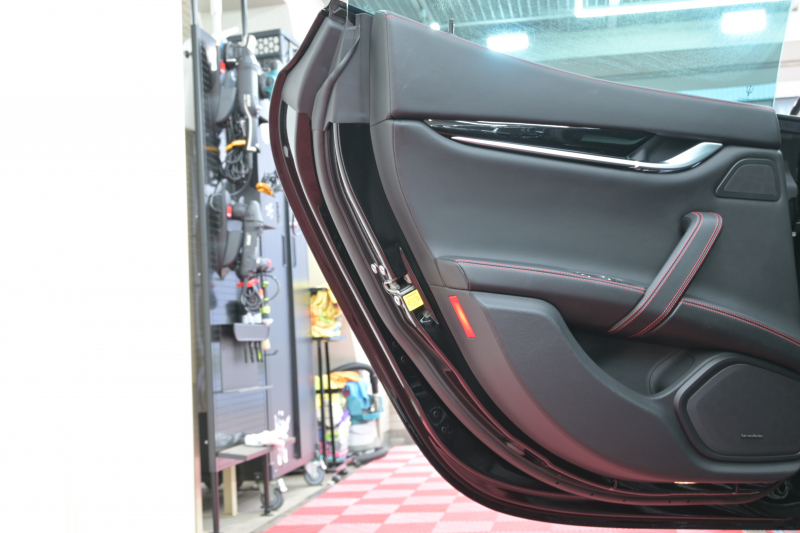 マセラティ ギブリ S ｸﾞﾗﾝｽﾎﾟｰﾂ ﾈﾘｯｼﾓPKG　ACC BSM 黒革 8.4ｲﾝﾁMTC+ TV CarPlay 360ｶﾒﾗ ｳﾗｰﾉ20ｲﾝﾁAW ﾊﾟﾄﾞﾙｼﾌﾄ harman/kardon　2年保証付