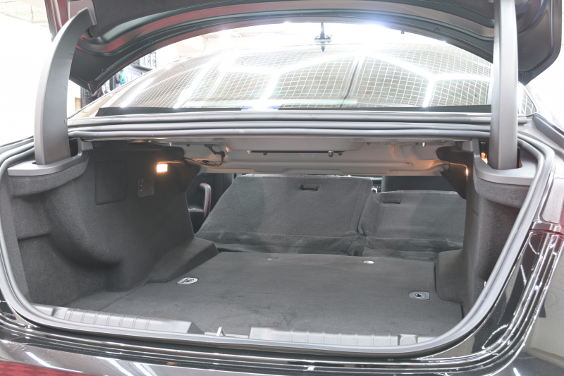 マセラティ ギブリ S ｸﾞﾗﾝｽﾎﾟｰﾂ ﾈﾘｯｼﾓPKG　ACC BSM 黒革 8.4ｲﾝﾁMTC+ TV CarPlay 360ｶﾒﾗ ｳﾗｰﾉ20ｲﾝﾁAW ﾊﾟﾄﾞﾙｼﾌﾄ harman/kardon　2年保証付