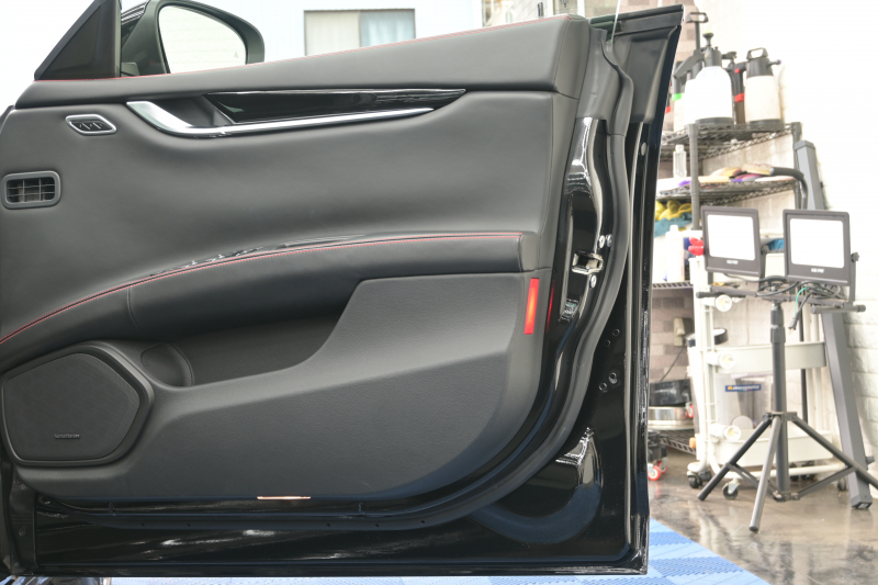 マセラティ ギブリ S ｸﾞﾗﾝｽﾎﾟｰﾂ ﾈﾘｯｼﾓPKG　ACC BSM 黒革 8.4ｲﾝﾁMTC+ TV CarPlay 360ｶﾒﾗ ｳﾗｰﾉ20ｲﾝﾁAW ﾊﾟﾄﾞﾙｼﾌﾄ harman/kardon　2年保証付