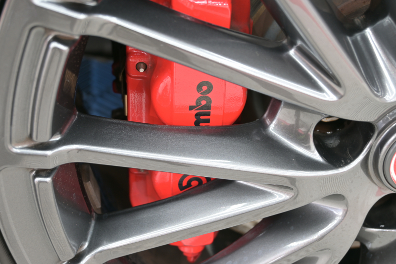 アバルト 595 ｺﾝﾍﾟﾃｨﾂｨｵｰﾈ　正規D車 左H 5速MT Sabeltｽﾎﾟｰﾂｼｰﾄ Uconnectﾌﾟﾚｰﾔｰ Carplay/AndroidAuto 17ｲﾝﾁAW ﾚｯﾄﾞｷｬﾘﾊﾟｰ ﾚｺｰﾄﾞﾓﾝﾂｧ　2年保証付